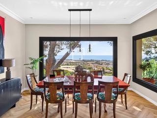 Xalet a Cabrils. Casa  villa excelentes de 4 dormitorios con 775m de jardín en ve