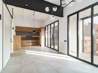 Pis a Barri de les Corts. Excelente piso con dos dormitorios y terraza de 14m en venta en