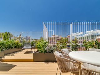 Ático en Sant Gervasi - Galvany. Ático en excelentes condiciones de 5 dormitorios con terraza de