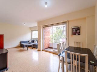 Pis a Sant Antoni. Piso exterior con orientación sur y plaza de garaje en venta en