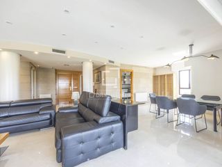 Rent Flat in Gandesa. Piso amueblado en excelentes condiciones de 276 m con 4 dormitor