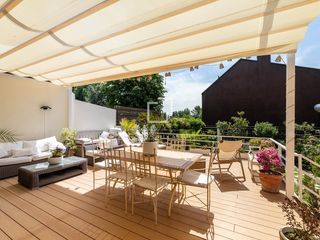 Chalet in Monte el Pilar. Casa adosada de 5 dormitorios con gran terraza y jardín en venta