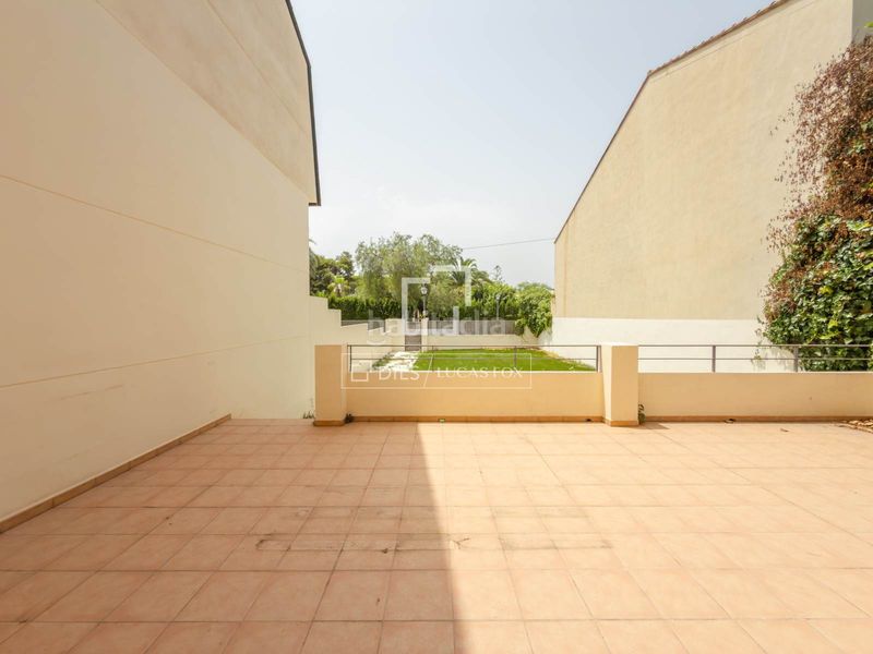 Foto ee9c8e4e-3b31-4abf-94db-74e1c91d3f28. Xalet amb aparcament piscina a Rocafort