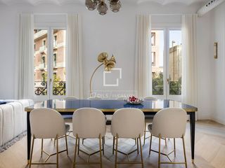 Flat in Dreta de l´Eixample. Piso excelentes de 3 dormitorios con 7m terraza en venta en eixa