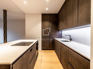 Appartamento in Sol. Piso excelentes de 3 dormitorios en venta en sol, madrid