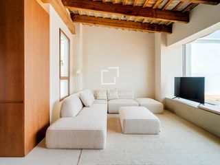 Miete Dachwohnung in Gran Via. Exclusivo ático de diseño con dos terrazas privadas en alquiler