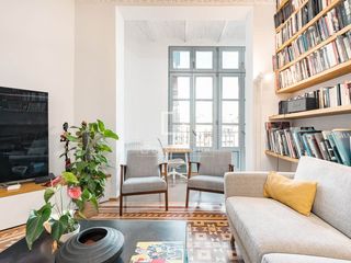 Piso en L´Antiga Esquerra de l´Eixample. Piso excelentes reformado de 4 dormitorios con 8m terraza en ven