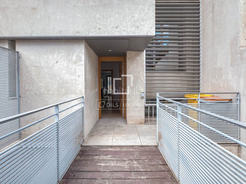 Foto e2c20490-4227-4131-bd31-fbc045025b34. Xalet amb calefacció aparcament piscina a Hispanoamérica-Bernabéu Madrid