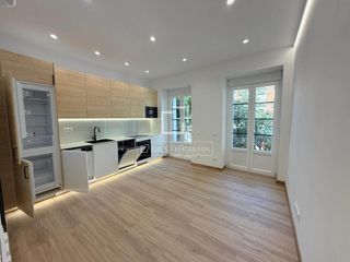 Piso en Arapiles. Piso exterior reformado a estrenar con dos balcones junto a quev