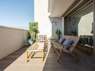 Àtic a Tres Torres. Ático en edificio del 2020 de 1 dormitorio con 38m terraza en ve