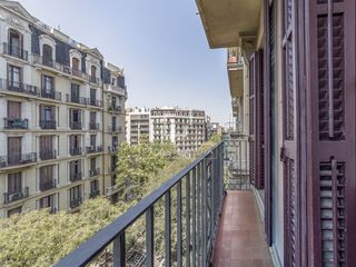 Flat in Fort Pienc. Excelente piso luminoso de 2 habitaciones en eixample derecho