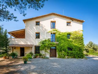 Masia a Piera. Casa de campo de 7 dormitorios en venta con 6 hectáreas de terre