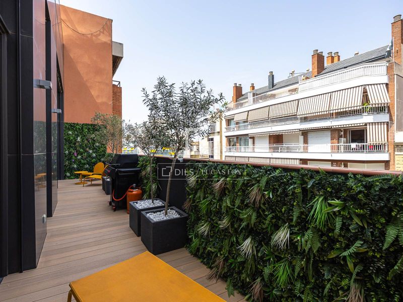 Foto 09cb44cf-7a9c-486c-9977-61ce8bdaca24. Àtic amb aparcament piscina a L´Antiga Esquerra de l´Eixample Barcelona