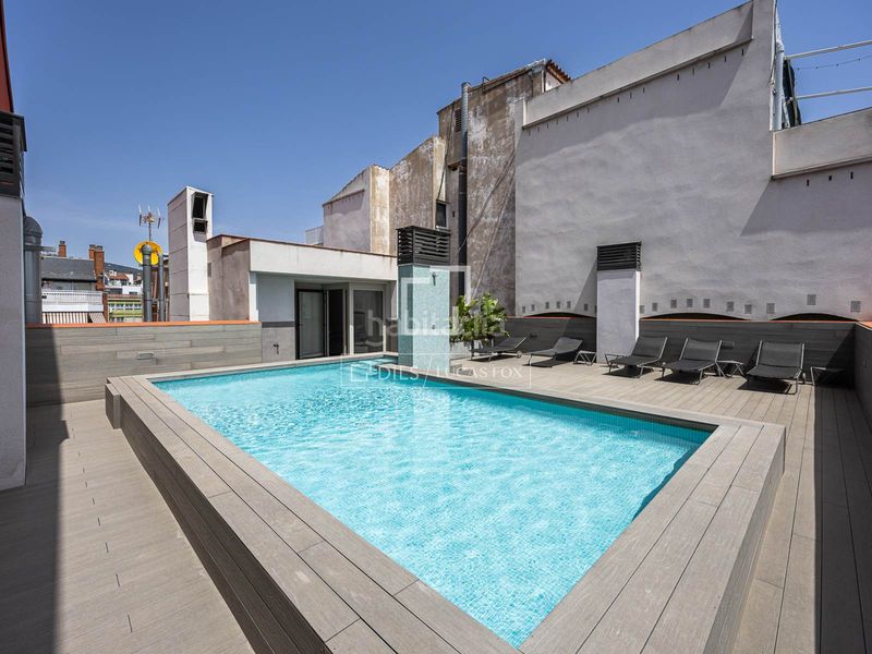 Foto 26c5e562-45a2-49b8-9e07-42ce37c96d29. Àtic amb aparcament piscina a L´Antiga Esquerra de l´Eixample Barcelona