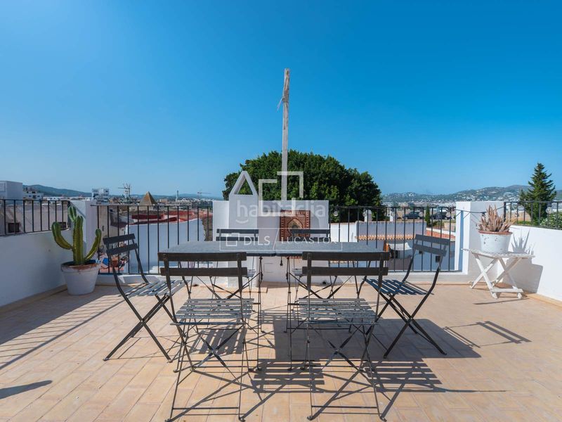 Foto ab98fe37-9796-4fe0-bb2d-ae697caaeff1. Pis a Dalt Vila-La Marina Ibiza