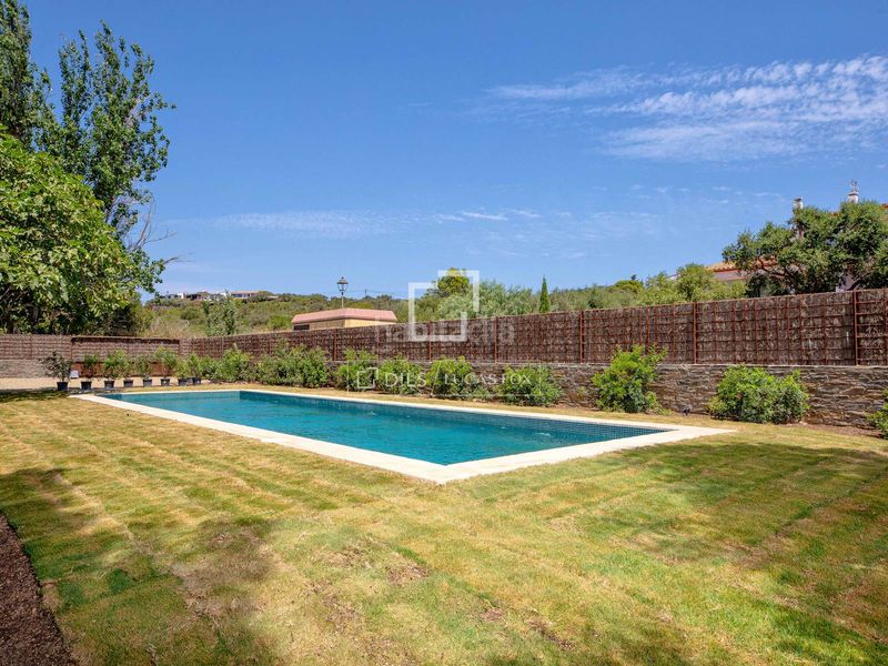 Foto 86bff1a5-716f-4e61-a141-f5ba4fab68ec. Xalet amb aparcament piscina a Cadaqués