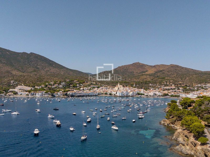Foto ec3ca8a4-924a-4345-be04-5b53861631a2. Xalet amb aparcament piscina a Cadaqués
