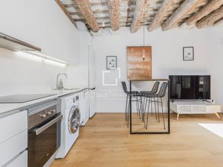 Piso en St. Pere - Sta. Caterina - El Born. Piso de 2 dormitorios con 20m terraza en venta en el born, barce