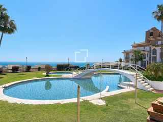 Appartement à Punta La Mona. Piso completamente reformado de 3 dormitorios con terraza y vist