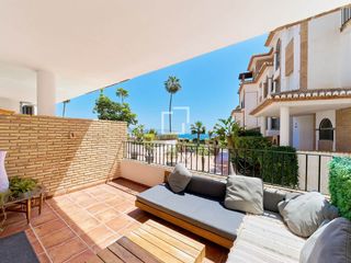 Etagenwohnung in Punta La Mona. Piso completamente reformado de 3 dormitorios con terraza y vist