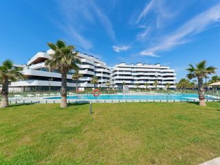 Pis a Los Álamos. Moderno apartamento con terraza y vistas al mediterráneo
