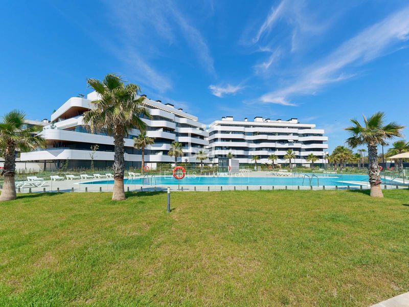 Foto 99c61a1b-03ba-449e-aa22-512c3f0cc42b. Etagenwohnung mit parking pool in Los Álamos Torremolinos