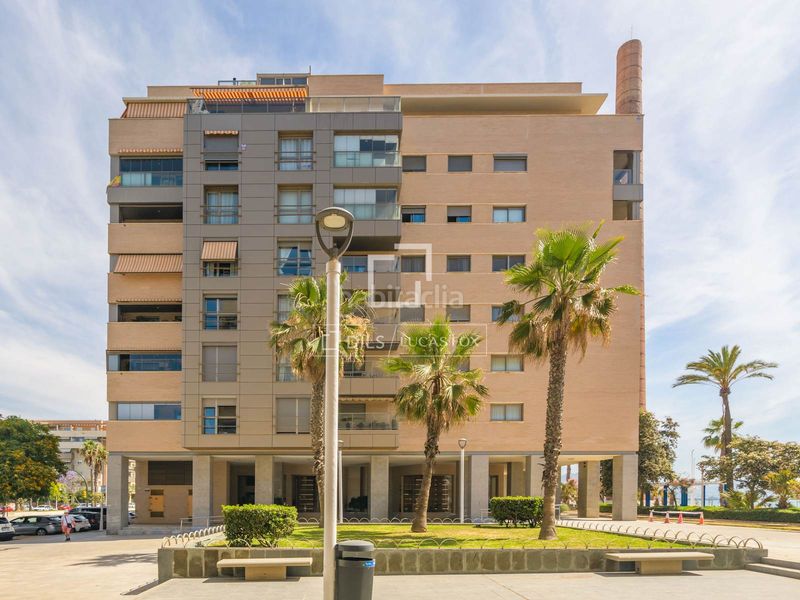 Foto 0fcd0613-ac8d-45f7-a289-04f35ade5722. Àtic amb aparcament a Paseo Marítimo Oeste - Pacífico Málaga