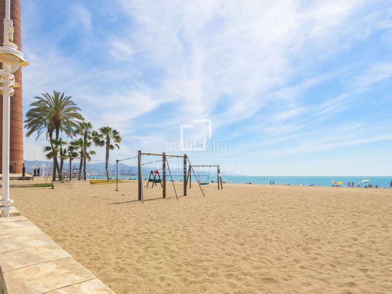 Foto 41efed1d-7396-47f2-84d5-bda3d5066c3a. Àtic amb aparcament a Paseo Marítimo Oeste - Pacífico Málaga