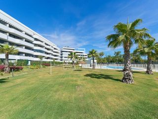 Pis a Los Álamos. Exclusivo piso moderno con vistas al mar en venta junto a la pla