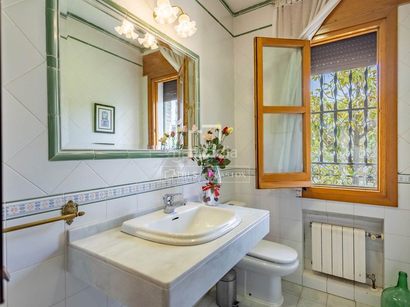 Foto 2752398d-d079-4293-857c-a76acd0e2c4d. Chalet exclusiva villa de estilo andaluz con vistas panorámicas a la ciudad de granada y sierra nevada en venta en ogijares en Ogíjares