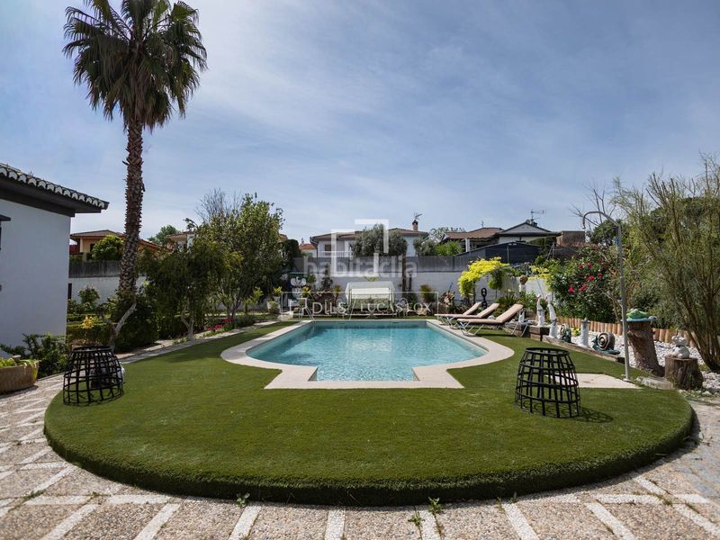 Foto 2ad45280-b55b-449d-9f6b-f2be905efc43. Chalet exclusiva villa de estilo andaluz con vistas panorámicas a la ciudad de granada y sierra nevada en venta en ogijares en Ogíjares