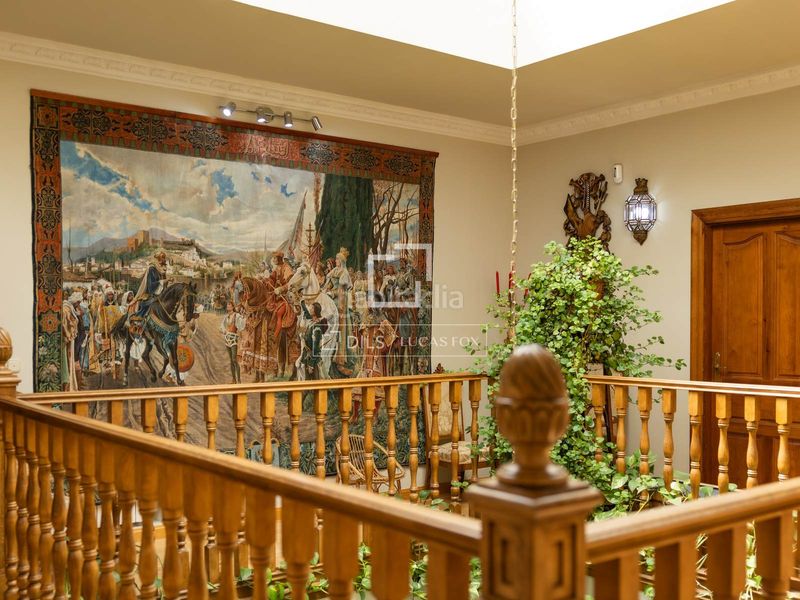 Foto 891aea5c-d242-4f99-bd5a-8c2a6b1ec74a. Chalet exclusiva villa de estilo andaluz con vistas panorámicas a la ciudad de granada y sierra nevada en venta en ogijares en Ogíjares