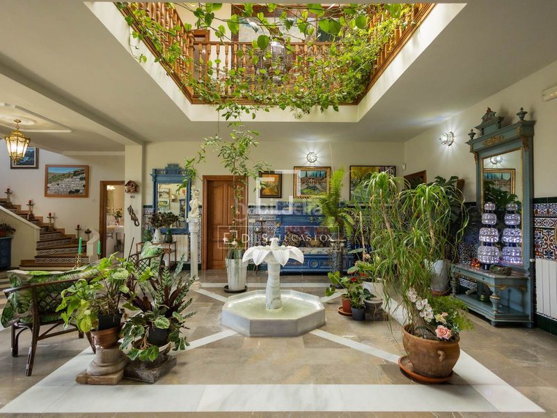 Foto 89413927-e0a5-4836-af22-459521260046. Chalet exclusiva villa de estilo andaluz con vistas panorámicas a la ciudad de granada y sierra nevada en venta en ogijares en Ogíjares