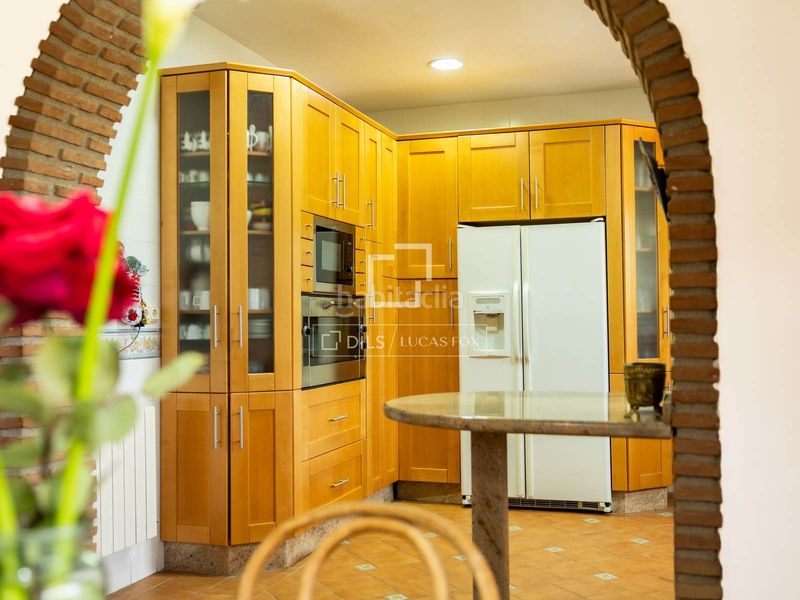 Foto d7400e60-4639-4696-93fc-ca0f7ec2820a. Chalet exclusiva villa de estilo andaluz con vistas panorámicas a la ciudad de granada y sierra nevada en venta en ogijares en Ogíjares