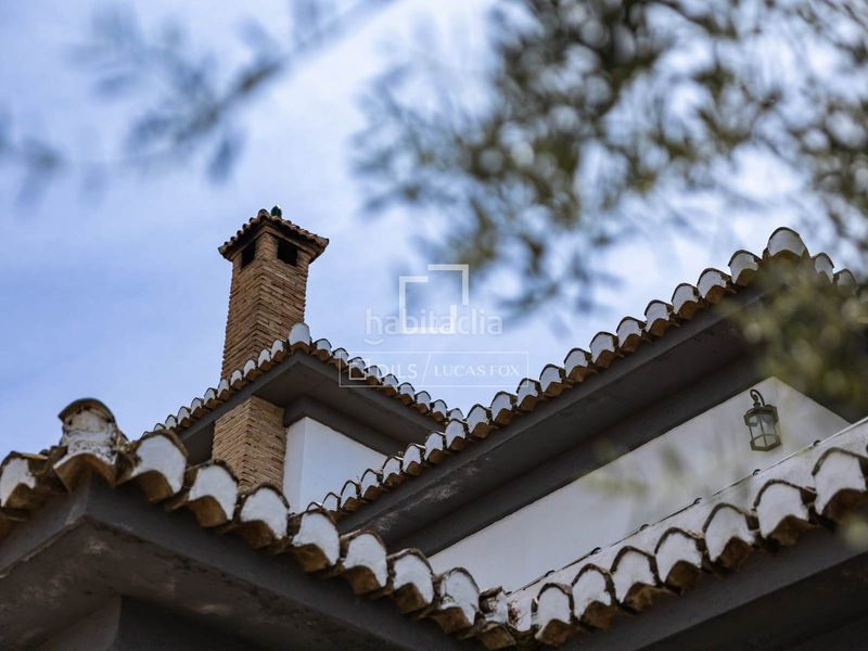 Foto e0183151-f47e-4d26-93ba-ed62e1b97568. Chalet exclusiva villa de estilo andaluz con vistas panorámicas a la ciudad de granada y sierra nevada en venta en ogijares en Ogíjares