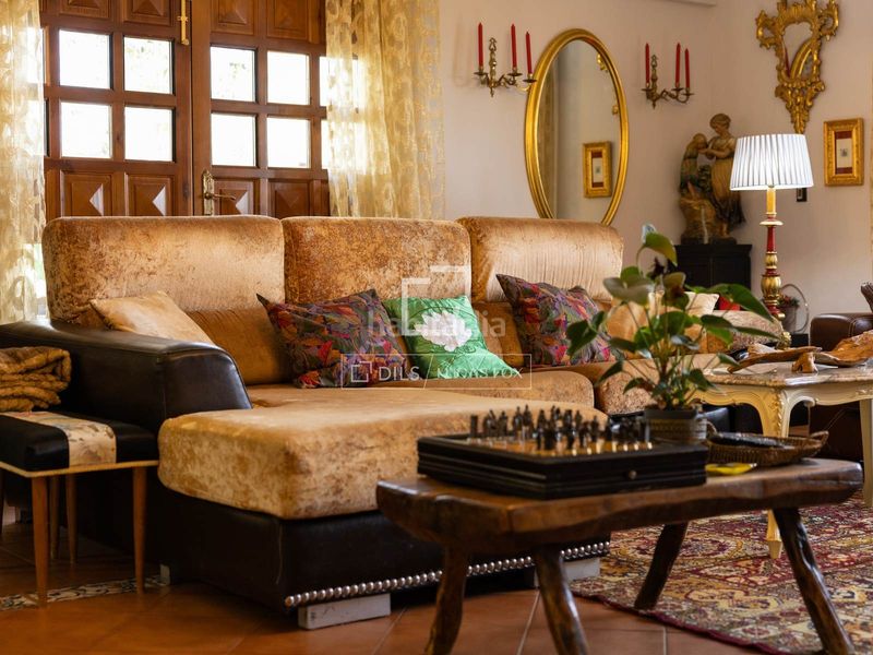 Foto fbcf8f91-8624-4445-8e6d-40aca6588679. Chalet exclusiva villa de estilo andaluz con vistas panorámicas a la ciudad de granada y sierra nevada en venta en ogijares en Ogíjares