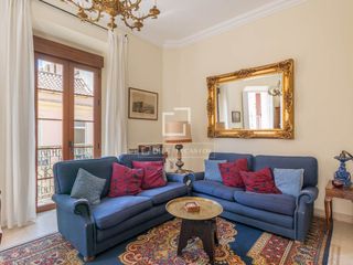 Piso en Centro Histórico. Amplio piso de 3 dormitorios en venta en el centro histórico de