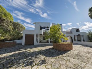 Chalet à Andújar. Exclusiva y lujosa finca rústica con gran privacidad en venta en