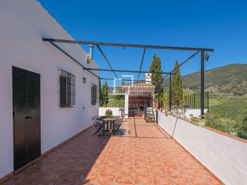 Foto b928559f-b738-4f92-92a2-b8409df21456. Masia amb calefacció aparcament piscina a Álora