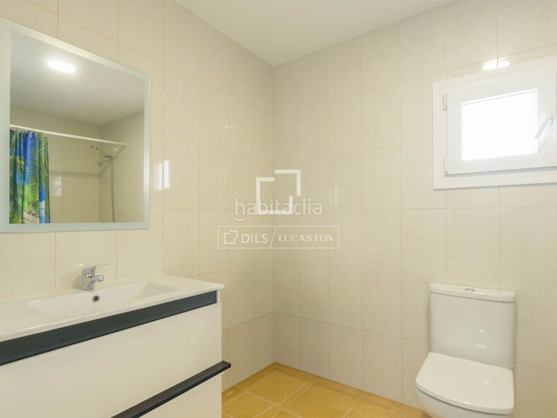 Foto 41fe5783-f477-4cd4-bbb3-c12411eb8f60. Chalet villa moderna con tres habitaciones y piscina en Benalmádena