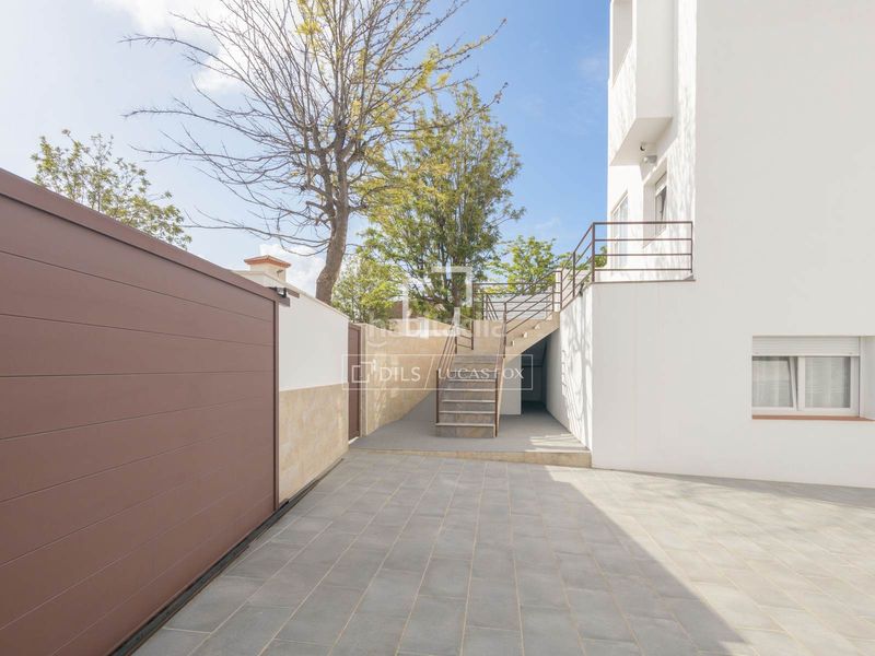 Foto ad9332d5-33c5-4a81-904b-2b445435e6e1. Chalet villa moderna con tres habitaciones y piscina en Benalmádena