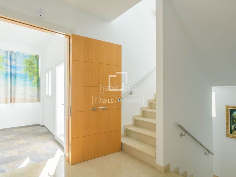 Foto c21dc1c4-ad5d-4322-be14-9bed67b6cf47. Chalet villa moderna con tres habitaciones y piscina en Benalmádena