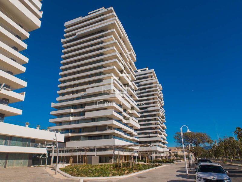 Foto fee5d4bd-1ecb-4e3a-bac7-81cbf81abfb0. Pis amb calefacció aparcament piscina a Martín Carpena - Torre del Río Málaga