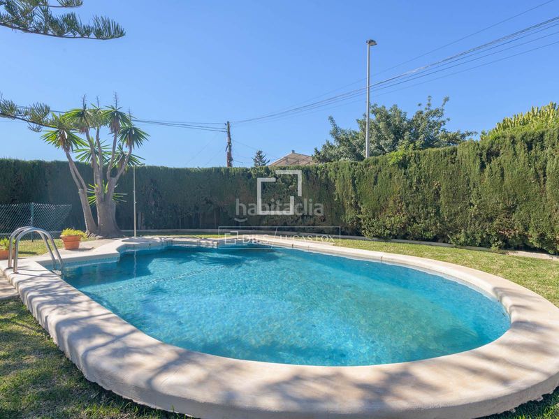 Foto 59931ad0-dd64-4b11-852e-e5b7846922b4. Xalet amb aparcament piscina a El Palo Málaga