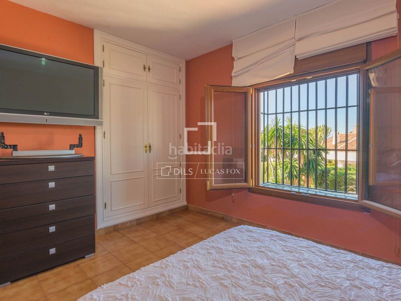 Foto e7de1fd0-f1c9-4c2d-b950-8532e644a70c. Xalet amb aparcament piscina a El Palo Málaga