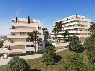 Piso en El Pinillo. Piso de obra nueva de 3 dormitorios con 14m de jardín en venta e