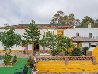 Mas à Alegría de la Huerta- Jardín de Málaga. Casa rural de 11 dormitorios en venta en los montes de málaga, m
