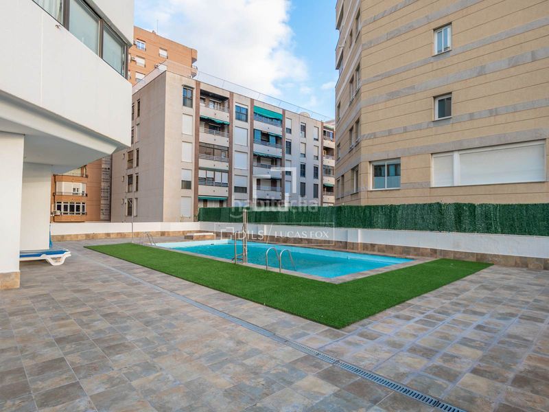 Foto c5678cbf-e230-4d35-a043-98aa43d7d45d. Pis amb aparcament piscina a Ensanche Centro - Puerto Málaga