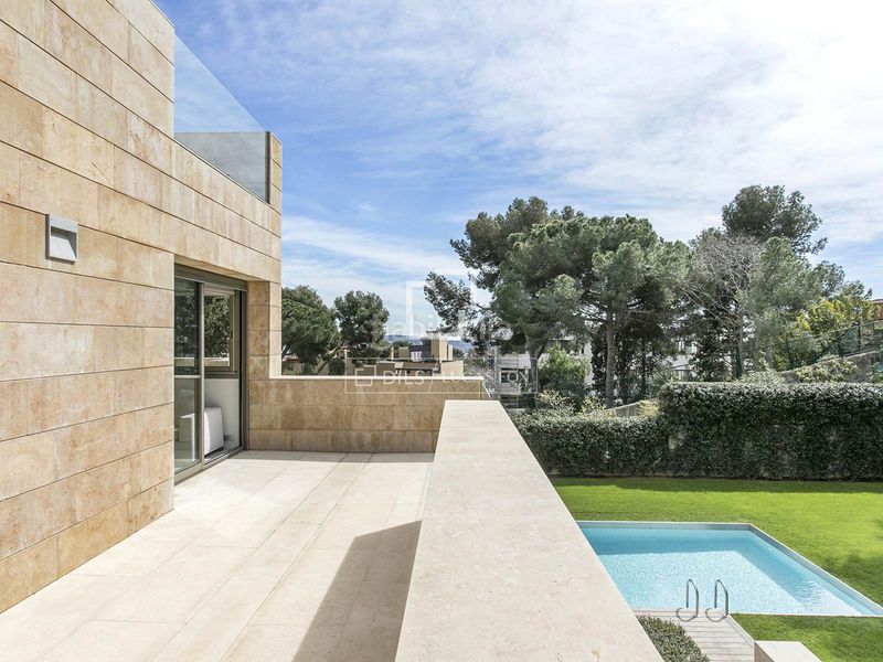 Foto 7877fb05-b919-487b-8061-f8a4799064e1. Xalet amb calefacció aparcament piscina a Pedralbes Barcelona