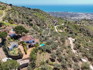 Bauernhof in Arenas. Casa rural con vivienda independiente en venta en arenas, axarqu